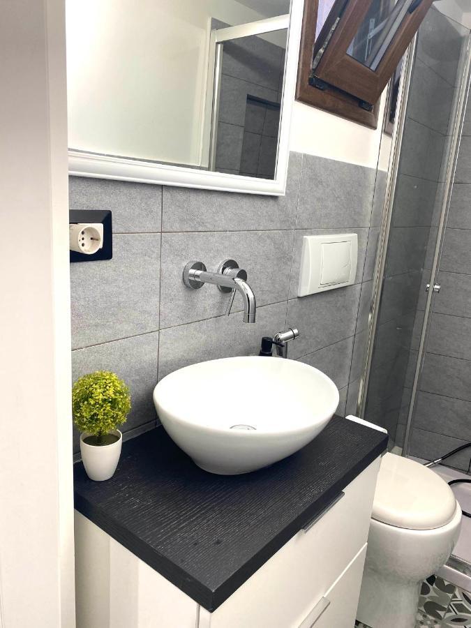 Edo'S House Apartment Каляри Екстериор снимка