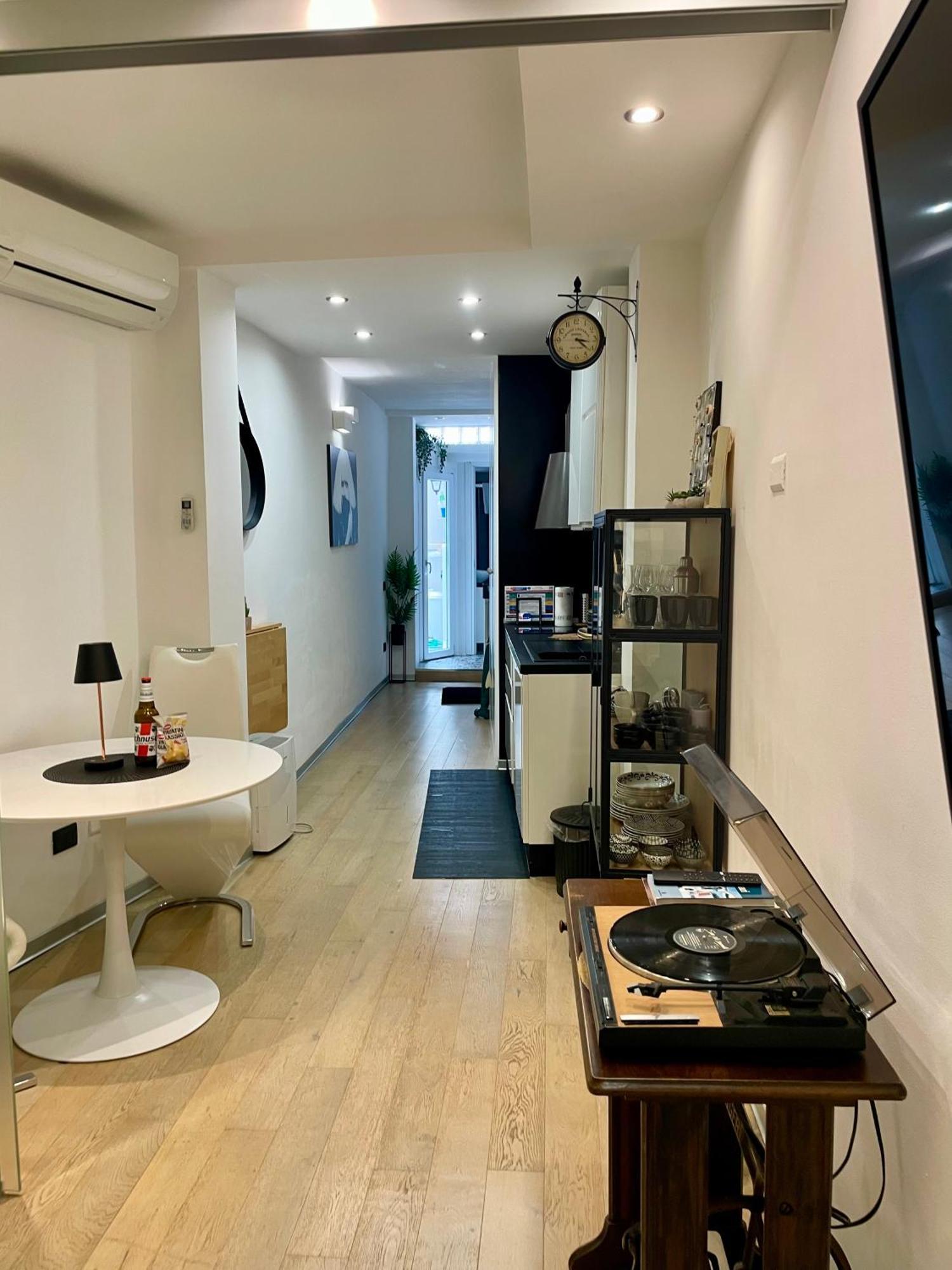 Edo'S House Apartment Каляри Екстериор снимка